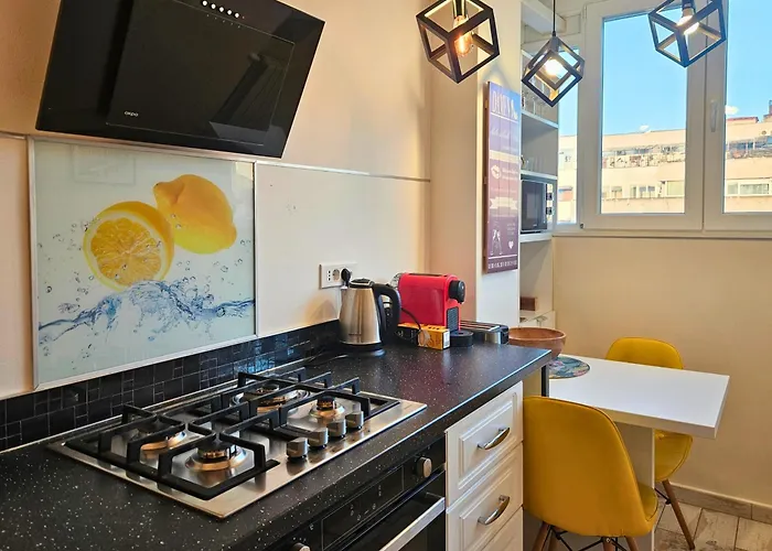 Sweet Lemons 1bd Amazing View Old Town Bükreş